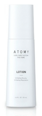 Cuidado del equilibrio entre aceite y agua de la piel.  - Los nutrientes irrumpen tras la aplicación a través del sistema SRM y se adhieren suavemente a la piel.   - Recarga la piel con un complejo de hidratación y aceite para humectación concentrada